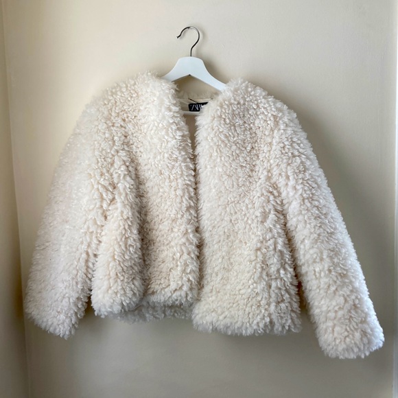 Zara fluffy jacket with pockets, used once - Picture 1 of 4